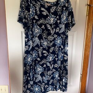 Loft Outlet Dress Women's Petite Medium Floral Navy Blue and‎ White EUC